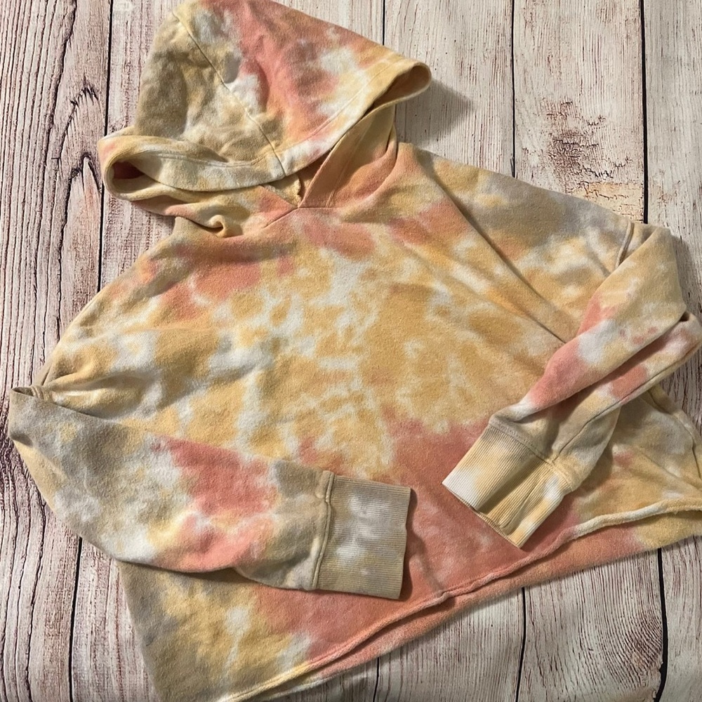 Girl’s Old Navy Tie Dye Cropped Pull Over Hoodie size M / 8